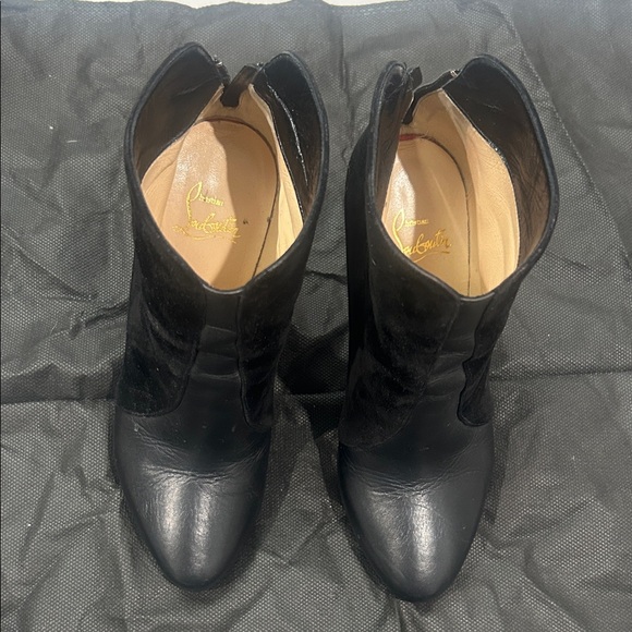 Christian Louboutin Elegant Black Ankle Booties - Picture 1 of 9